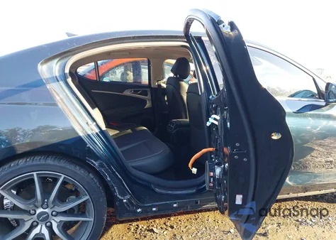 2022 Genesis G70 2.0T Rwd из США, поврежденный, VIN KMTG34TA7NU089844